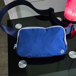 lululemon athletica Everywhere Belt Symphony Blue Nigt Sea Crossbody Bag